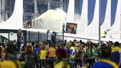 manifestantes invadem congresso, stf e palácio do planalto.