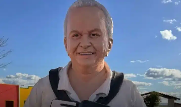 flavio estatua