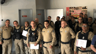 policiais