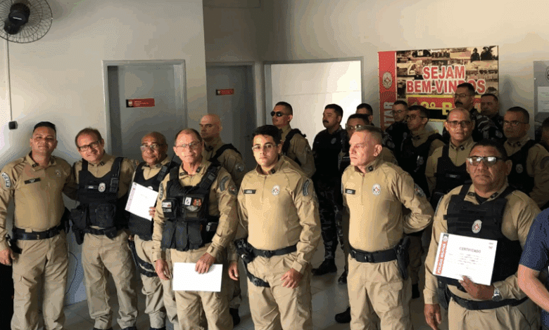 policiais