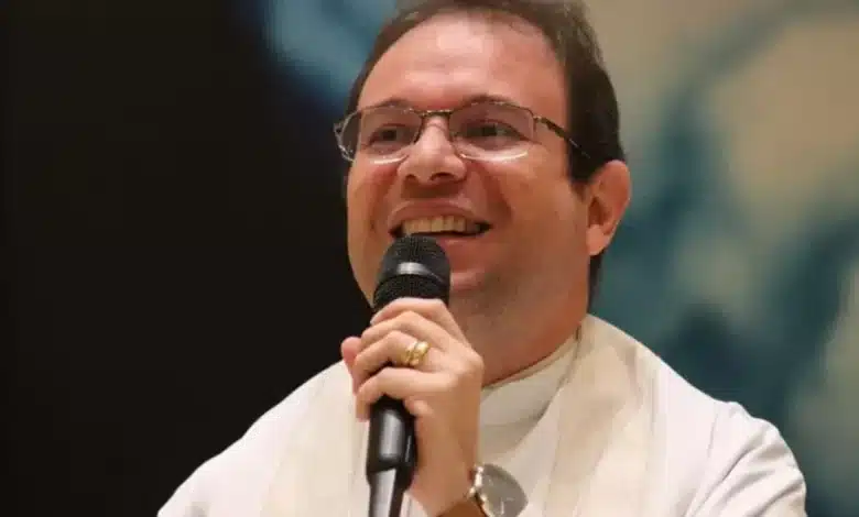 padre fabricio timoteo 1024x682 1