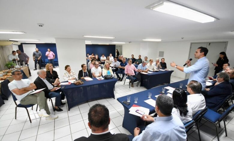 lucas reuniao